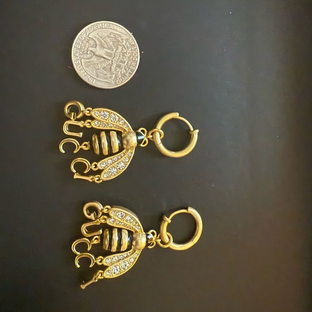 Brand new with box Gucci Gold Bee Earrings - Picture 2 of 4
